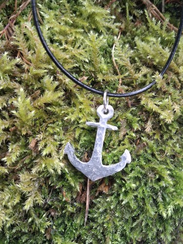 Anchor pendant necklace cast - -,