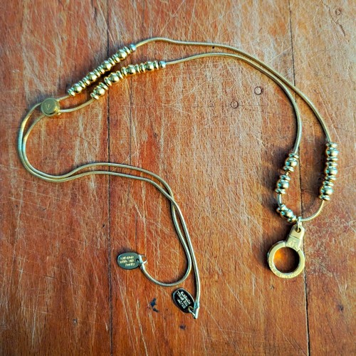 Air and anchor string along - string,